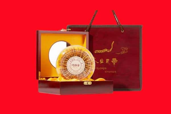 收购资讯:德惠市回收冬虫夏草是按克吗